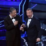 Amadeus da Fiorello: “Anche se la Rai ha muri enormi, io voglio superarli. Sanremo? Non si rifiuta mai”