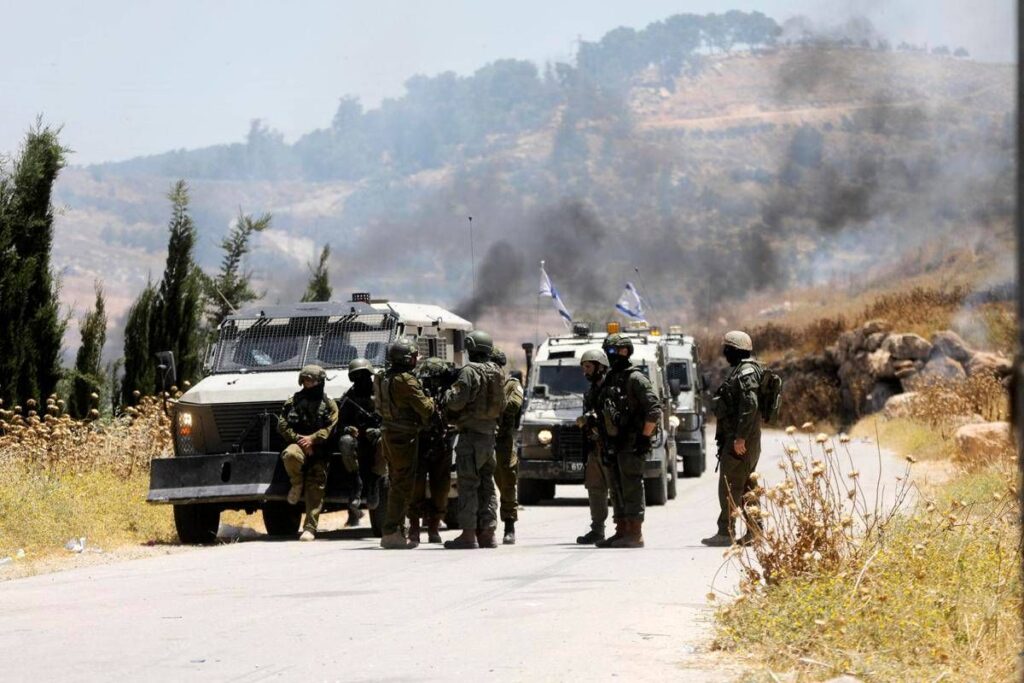 Attivisti italiani in Cisgiordania allontanati da Idf, fonti: “Stanno bene, evacuati in altro villaggio”