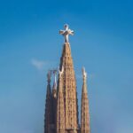 Barcellona, 24 tonnellate di adesivo Loctite per completare le torri della Sagrada Familia