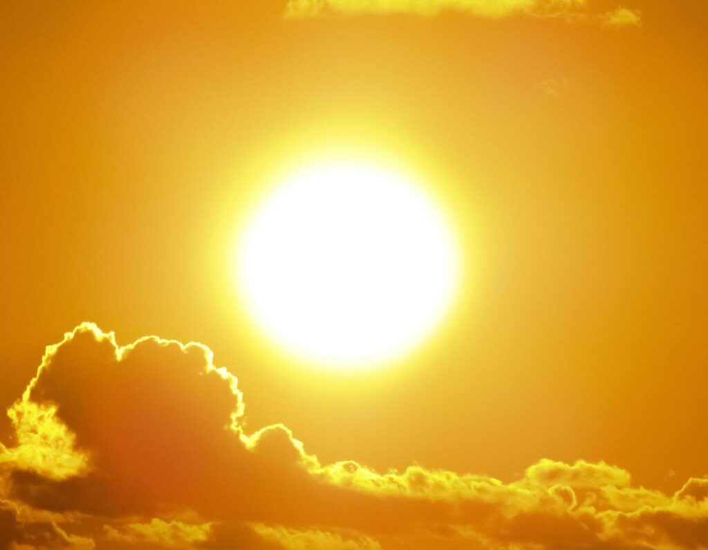 Caldo record, domenica bollente: raffica di bollini rossi sull’Italia