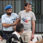 Femminicidi escort, Frumuzache condannato all’ergastolo. Lui in aula con la maglietta dei figli: “Sei il nostro superpapà”