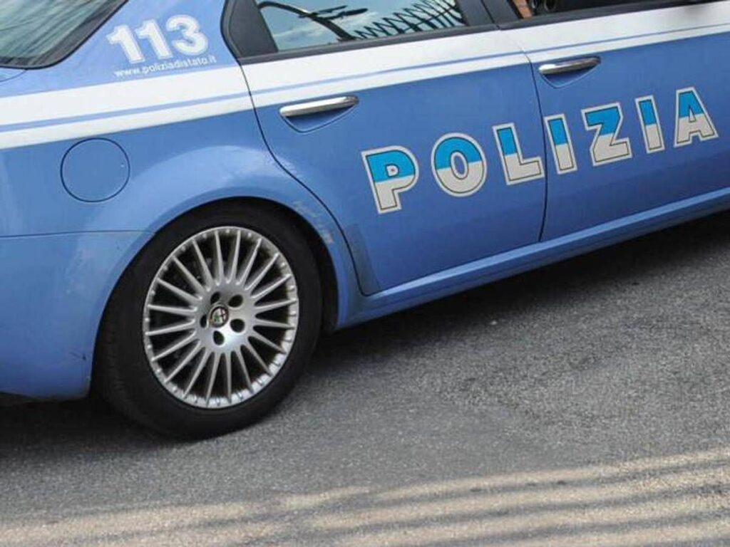 Giallo a Ferrara, donna trovata morta vicino alla stazione: indagini in corso
