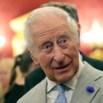 Harry torna nel Regno Unito: “Carlo costretto a delicato gioco di equilibri con William”