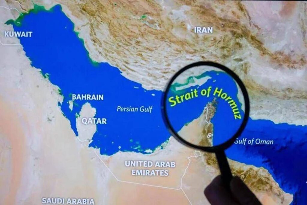 Iran, nave commerciale a Hormuz colpita da “proiettile non identificato”: ferito membro dell’equipaggio