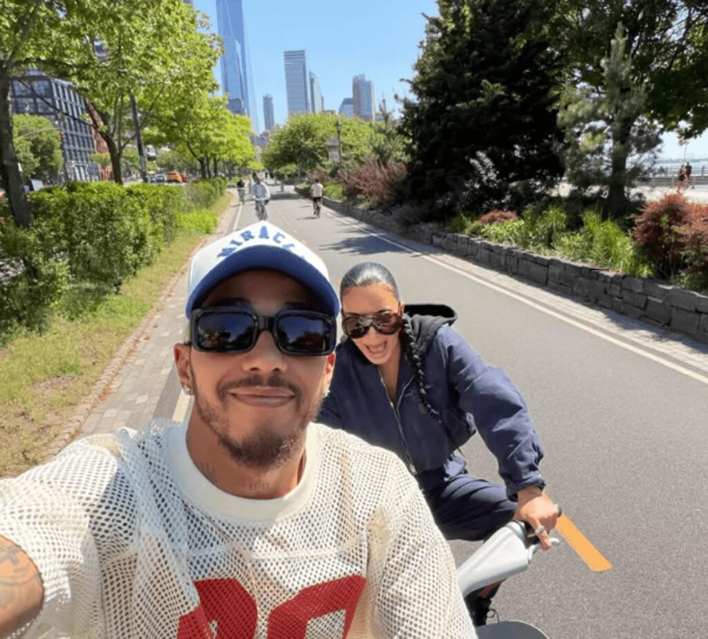 Kardashian e Hamilton, primo selfie di coppia che conferma la relazione