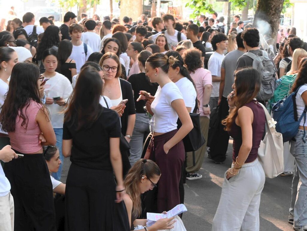 Maturità 2026, l’esperto: “Studiare tutta la notte non aiuta, dormire sì”