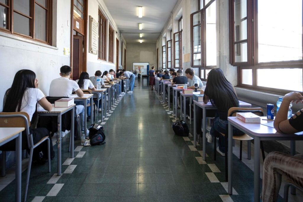 Maturità 2026, tracce di italiano: tema su Assemblea Costituente e il discorso di Saragat, Pavese e Brancati per analisi testo