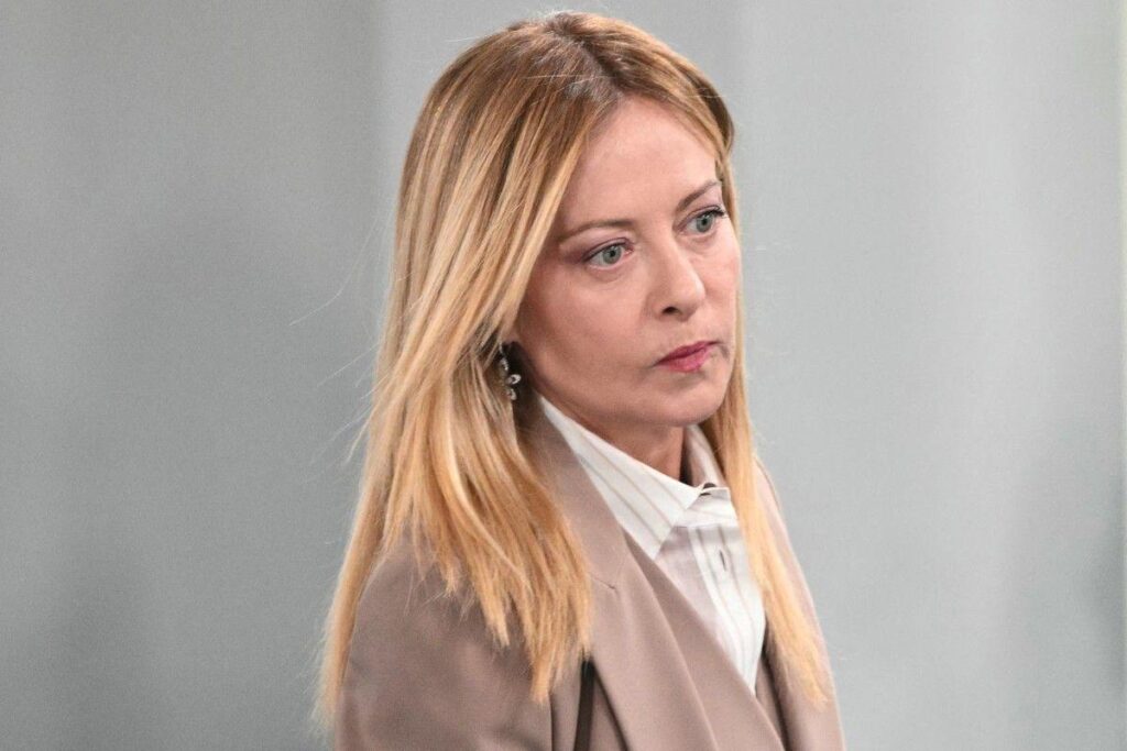 Meloni: “Né anti Usa né inginocchiata. Vannacci? Poca differenza con l’opposizione”