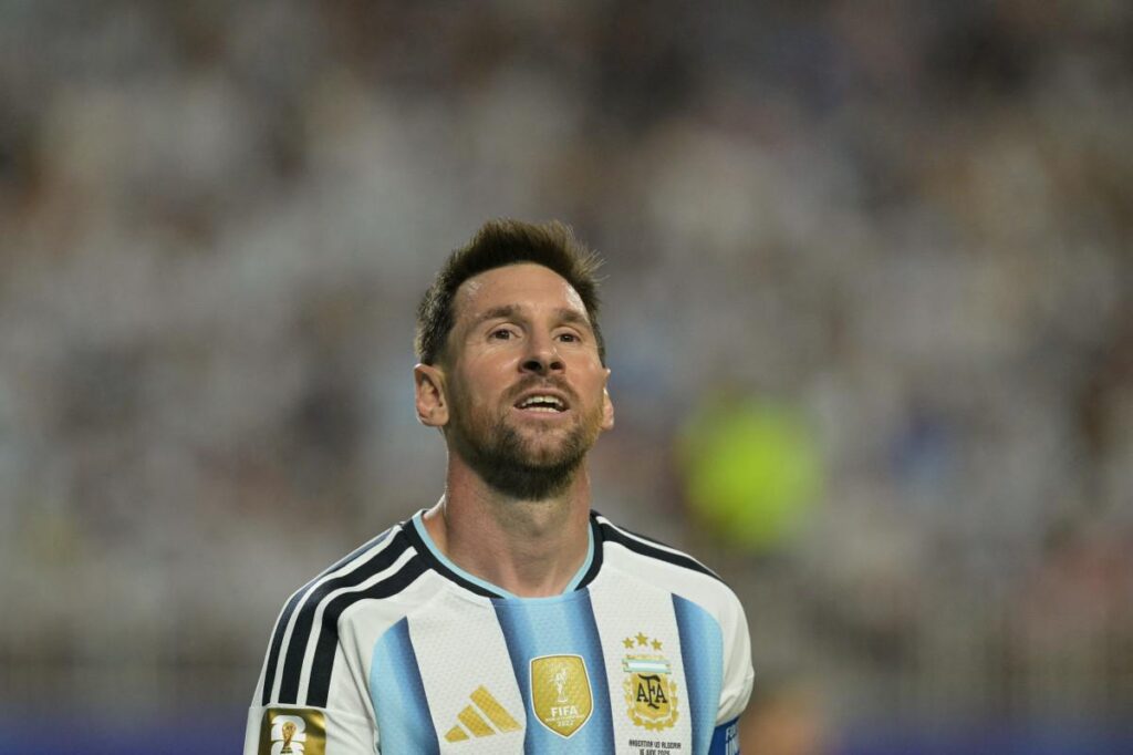 “Messi doveva essere espulso”, il video e la polemica ai Mondiali