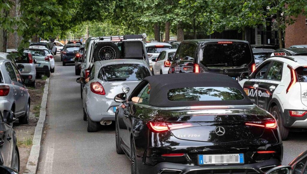 Mini riforma del bollo auto, niente tagli ma dal 2028 cambiano le tempistiche: la novità
