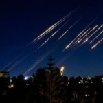 Missili iraniani su Israele, primo attacco dopo tregua. Trump: “Fermatevi”. Forze Usa in allerta