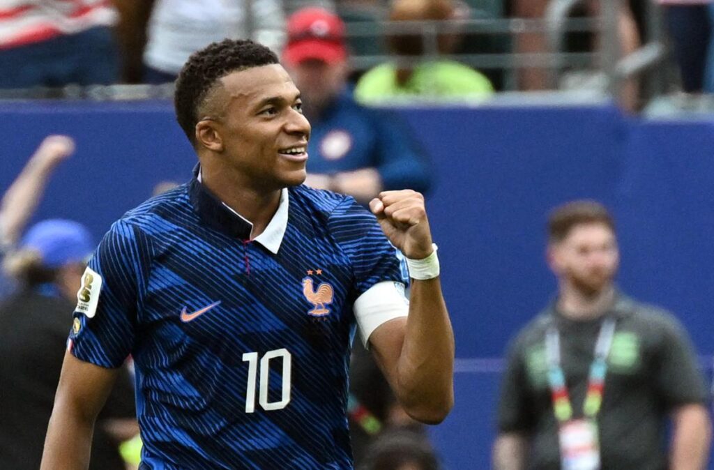 Mondiali, Mbappé ‘gufa’ Messi: “Segna sempre, farà gol in finale”