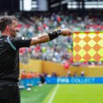 Mondiali, la Fifa rivoluziona il fuorigioco: niente più bandierine ‘in ritardo’