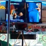 Mondiali, la trovata geniale di un autista in Messico: partite trasmesse sui bus