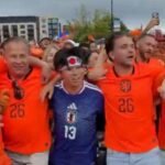 Mondiali, tifoso del Giappone ‘superstar’… nella festa dell’Olanda