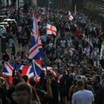 “Non respiro”, polizia non crede a 18enne accoltellato a morte: caso scuote la politica, proteste in Gb