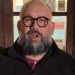 “Obeso e con spalle troppo larghe per risonanza magnetica”: l’odissea dell’attore Francesco Chiantese