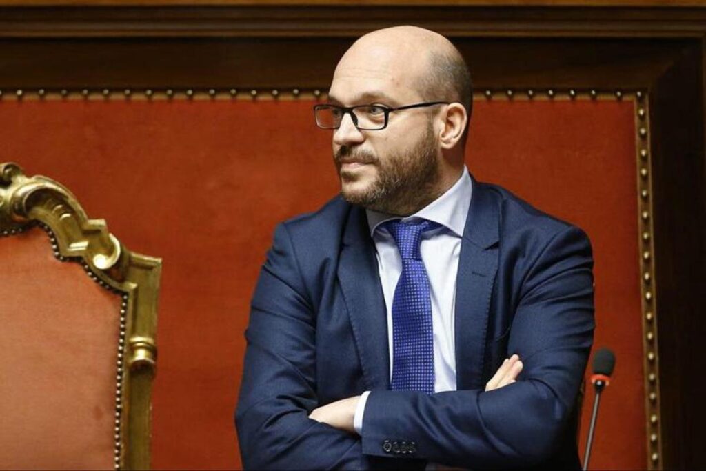 Pro vita, Fontana: “Rimuovere ostacoli economici e sociali e rafforzare sostegni a maternità”