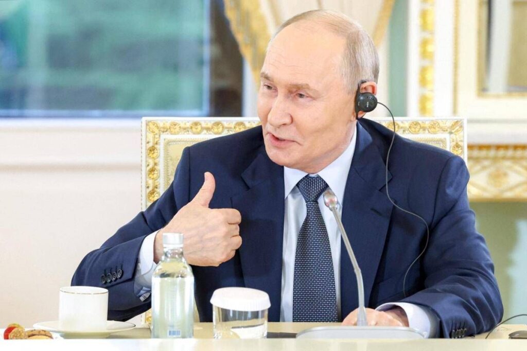 Putin: “Economia russa? Nessun collasso”. Poi cita l’Italia tra peggiori in Ue per debito pubblico