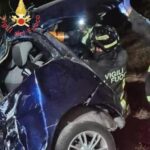 Si schianta contro albero, morto ragazzo di 20 anni nel Catanzarese