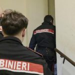 Torino, tentano furto in studio medico: carabinieri rispondono alla radio dei complici, tre arresti