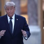 Trump e la diplomazia dell’insulto, da Meloni al Papa l’attacco come strumento politico