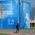 Ucraina-Russia, attacco di droni su San Pietroburgo. Trump: “Zelensky e Putin risolvano da soli”