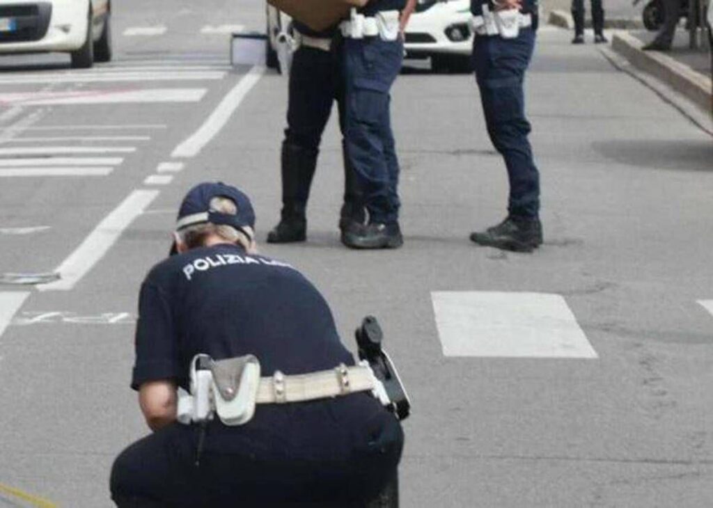 Varese, auto travolge 5 pedoni lungo la statale: morta 17enne, 4 feriti gravi