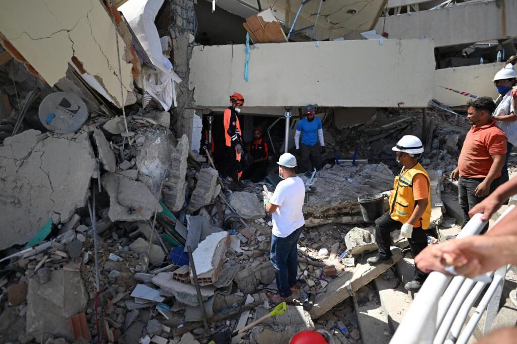 Venezuela, bimbo di 3 anni estratto vivo dalle macerie a sei giorni dal sisma