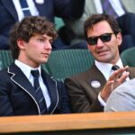 Antonelli-Federer, quante risate a Wimbledon: Roger consiglia una ‘lezione’ con Sinner