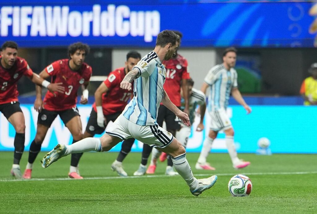 Argentina, Messi furioso dopo rigore sbagliato: “Ho deluso tutti”