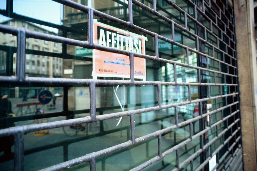 Casa, SoloAffitti: si incrina il mito della rendita facile con affitti brevi, 1 proprietario su 4 passa al residenziale