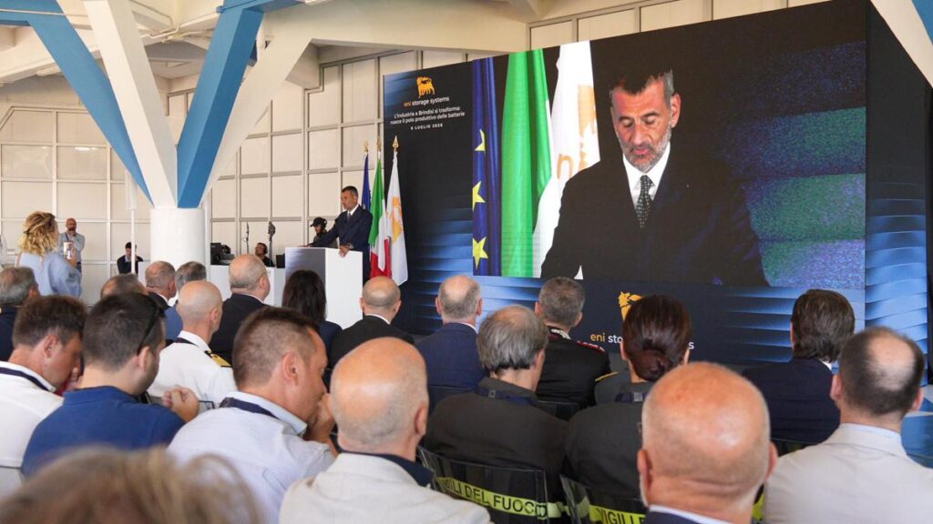 Decaro: “Con la prima pietra del polo di Brindisi nuova stagione industriale”