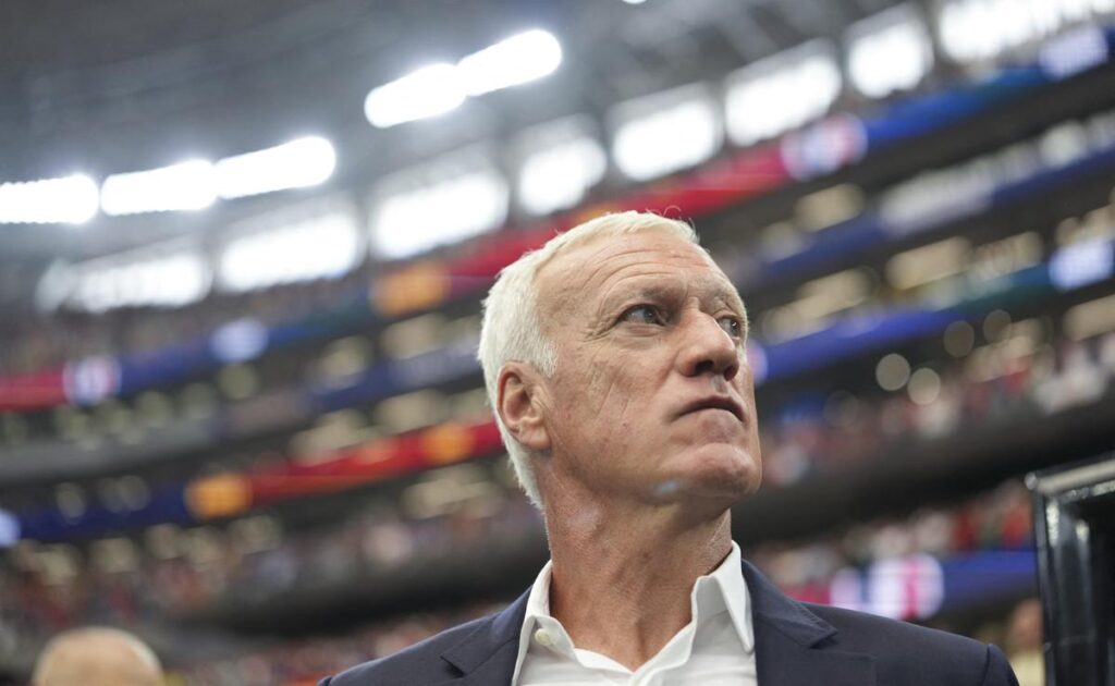 Deschamps attacca l’arbitro dopo l’eliminazione della Francia: “Per voi è al livello di una semifinale dei Mondiali?”