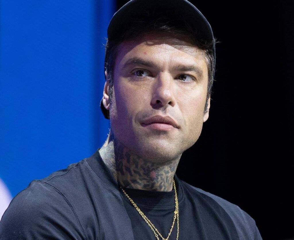 Fedez alla Leopolda: “Ddl Antisemitismo? La trovo una str… enorme. La politica? Fa fatica a comunicare, specie ai giovani”