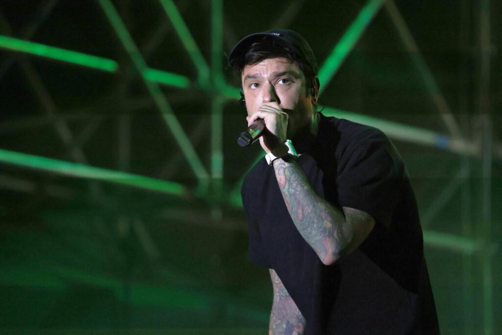 Fedez sta meglio, rapper continua i controlli in Humanitas