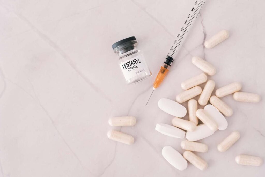 Fentanyl, la carica dei nuovi oppioidi sintetici: in Europa 7 new entry solo nel 2025