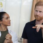 Il viaggio di Harry e Meghan in Gb? “Una commedia degli errori”