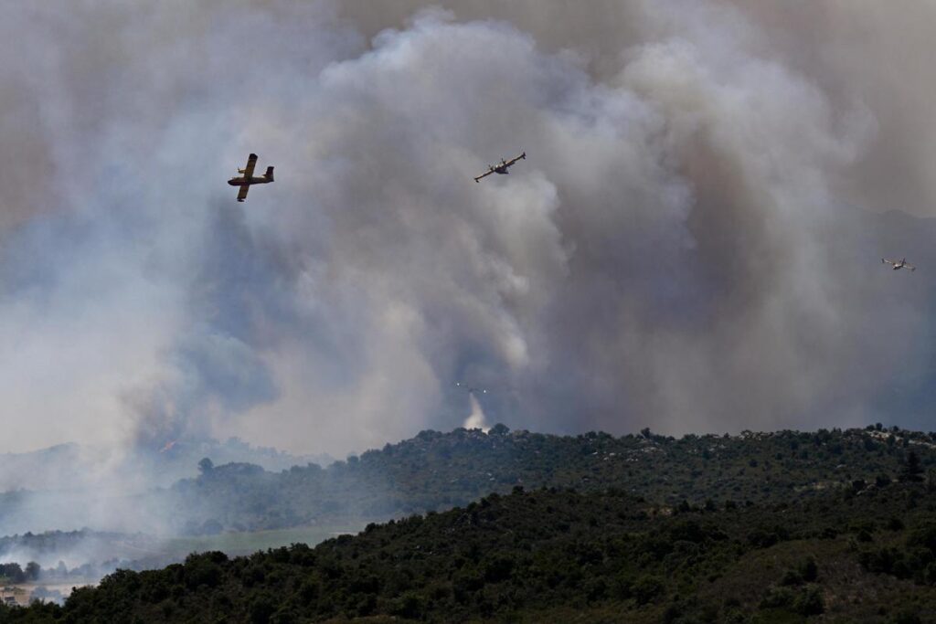 Incendi in Europa, emergenza in Francia e in Spagna: nei Pirenei bruciati 1.500 ettari
