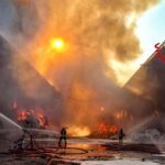 Incendio all’isola ecologica di Novate Milanese, un ferito