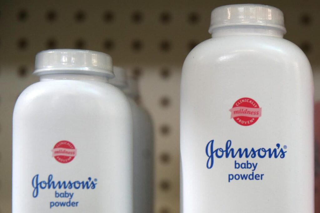 Johnson & Johnson offre 5,5 miliardi di dollari per risolvere le cause sul talco