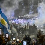 Mondiali, l’Argentina rientra a Buenos Aires senza festa e senza Messi dopo il ko in finale