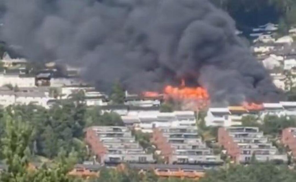Norvegia, incendio fuori controllo: oltre 100 case distrutte