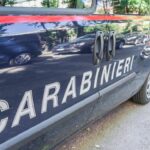 Rimprovera bambina per un calcio alla sua auto: picchiata dai genitori