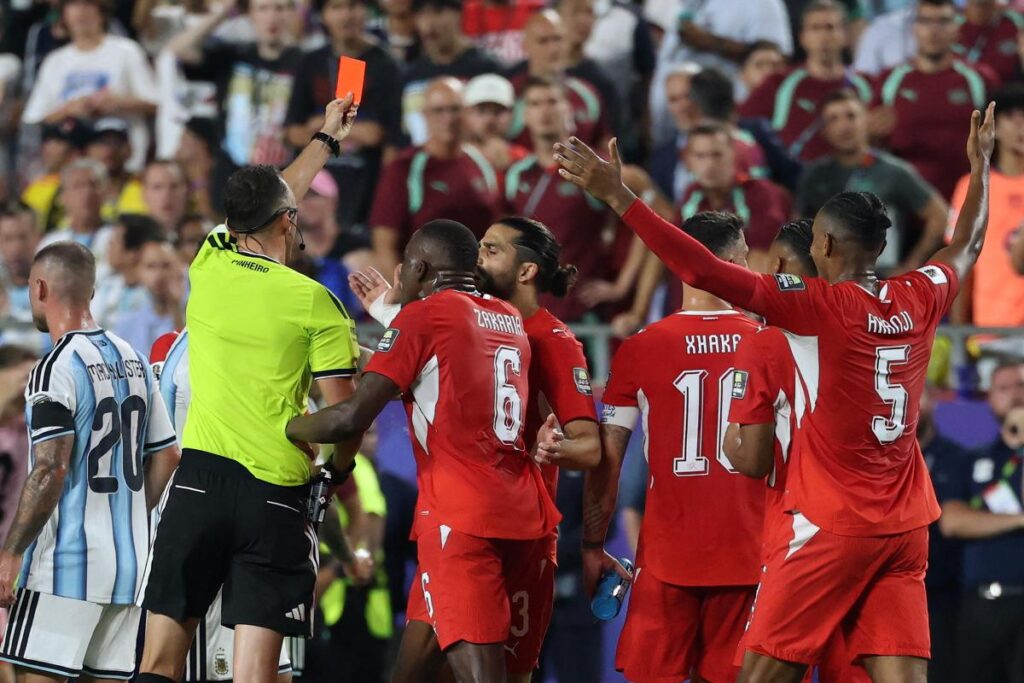 Svizzera, furia dopo ko con Argentina: “Noi danneggiati, rosso a Embolo senza senso”