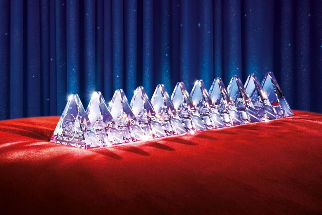Toblerone Presents ” The Ultimate Gift “: The Toblerone Crystal Bar crafted by Swarovski