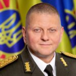Ucraina, Zaluzhnyi annuncia a Zelensky l’intenzione di candidarsi alle presidenziali