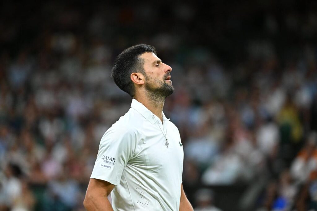 Wimbledon, Djokovic litiga con il suo angolo: “State calmi”