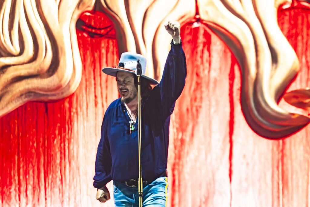 Zucchero: “Oggi fare live è più facile, giovani con i social sono macchine da guerra”