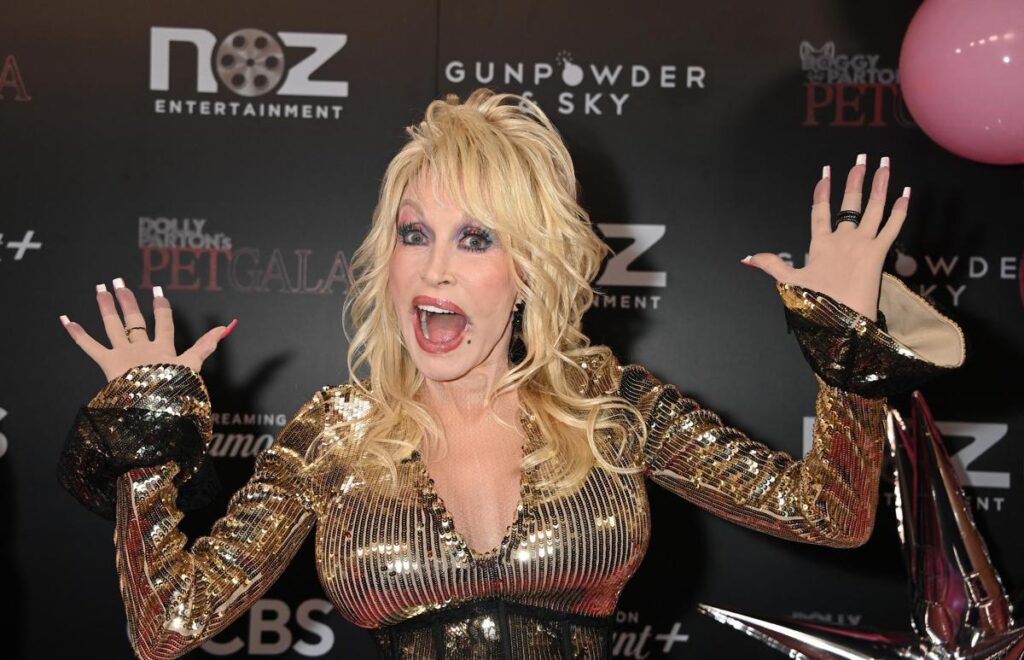 Addio Dolly Parton, quasi 20 milioni di stream su Spotify: il più alto della sua carriera